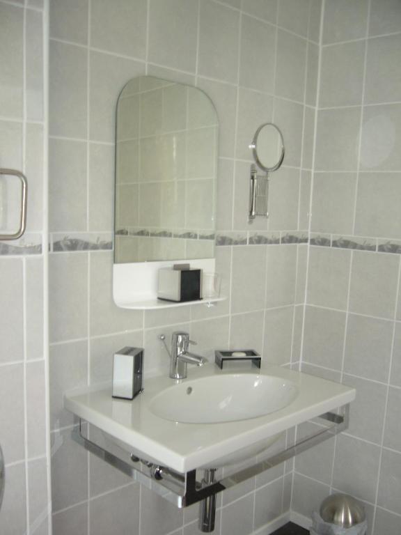 Bayview Guest House Ст. Хейлир Джерси Номер фото