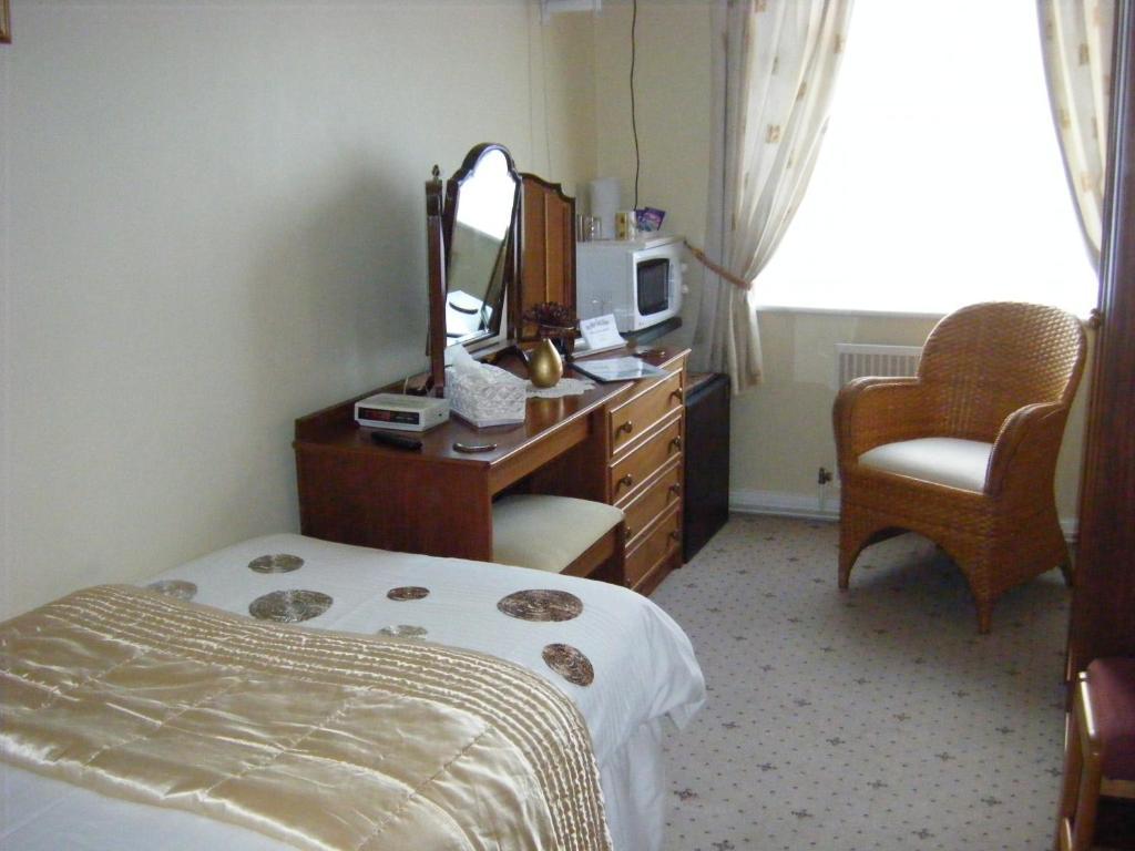 Bayview Guest House Ст. Хейлир Джерси Номер фото